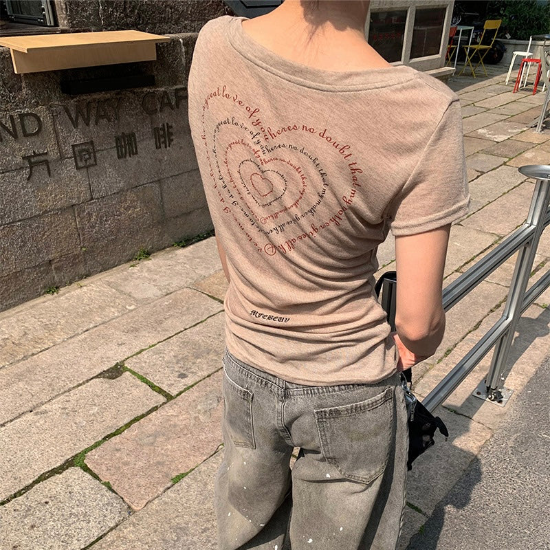 ロゴ入りスリムフィットTシャツ|背中ハートデザイン SS-000266