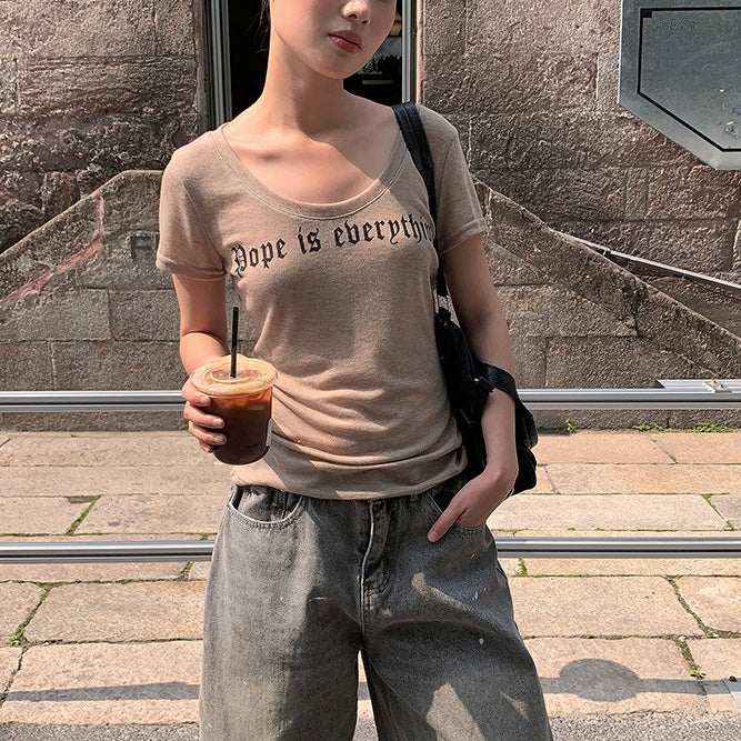 ロゴ入りスリムフィットTシャツ|背中ハートデザイン SS-000266