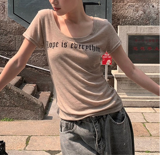 ロゴ入りスリムフィットTシャツ｜背中ハートデザイン SS-000266